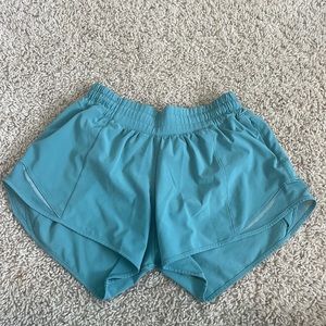 Lululemon 4 inch hotty hot shorts